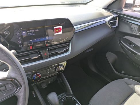 Used 2024 Chevrolet TrailBlazer LT image 19