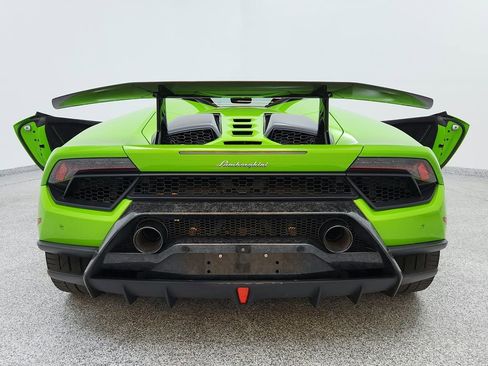 Used 2019 Lamborghini Huracan Performante image 17