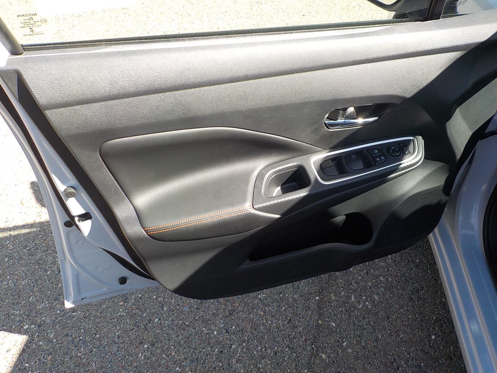 Used 2025 Nissan Versa SR w/ Trunk Package FWD image 9
