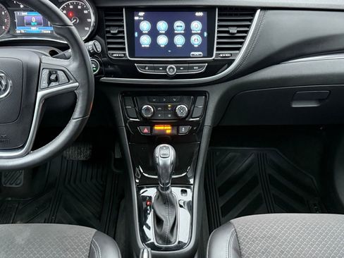 Used 2021 Buick Encore Preferred image 18