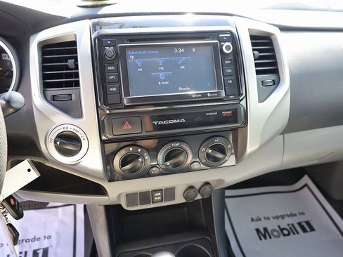 Used 2015 Toyota Tacoma 4x4 Double Cab image 15