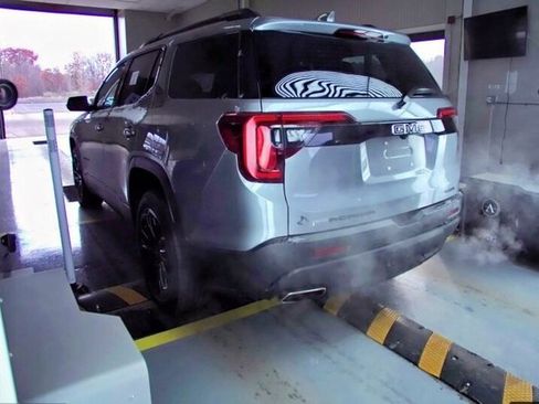 Used 2023 GMC Acadia SLE w/ Driver Convenience Package image 8