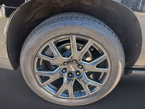 Used 2024 GMC Yukon XL Denali Ultimate w/ LPO, Floor Liner Package AWD/4WD image 31