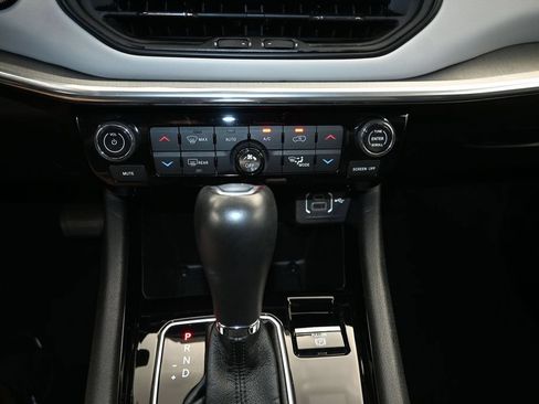 Used 2024 Jeep Compass Limited AWD/4WD image 17