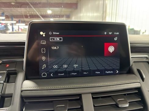 Used 2022 GMC Yukon SLT w/ SLT Luxury Package AWD/4WD image 6