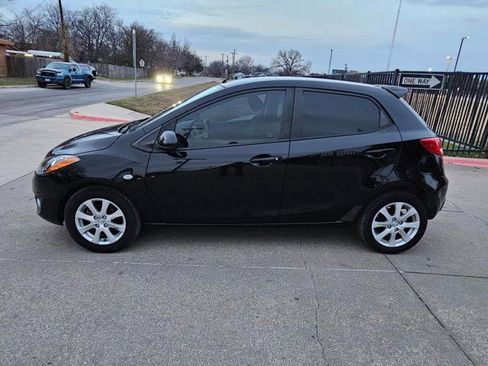 Used 2011 MAZDA MAZDA2 Touring image 2