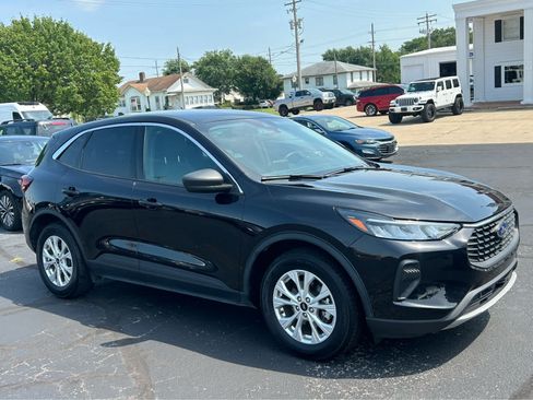 Used 2024 Ford Escape Active FWD image 3