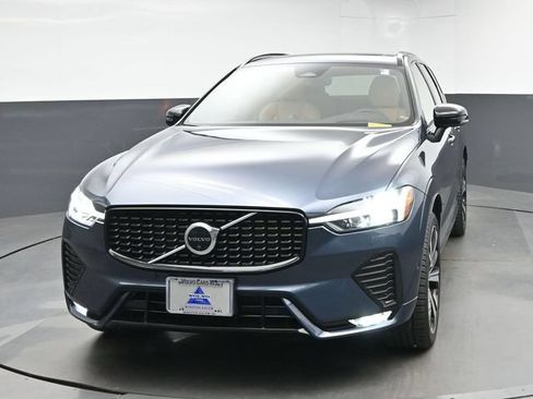 Used 2023 Volvo XC60 B5 Ultimate w/ Climate Package AWD/4WD image 3