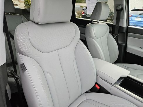 Used 2022 Hyundai Palisade SEL w/ Premium Package image 11