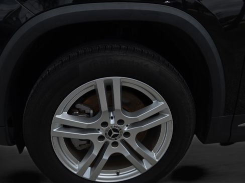 Certified 2023 Mercedes-Benz GLA 250 4MATIC image 37