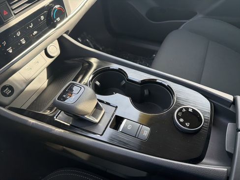 Used 2026 Nissan Rogue S image 33