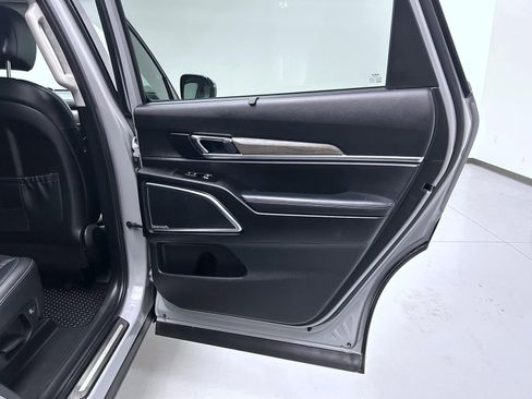 Used 2022 Kia Telluride SX w/ SX Prestige Package image 17