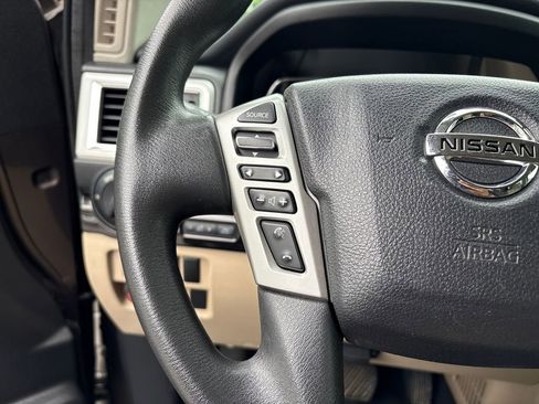 Used 2017 Nissan Titan SV AWD/4WD image 11