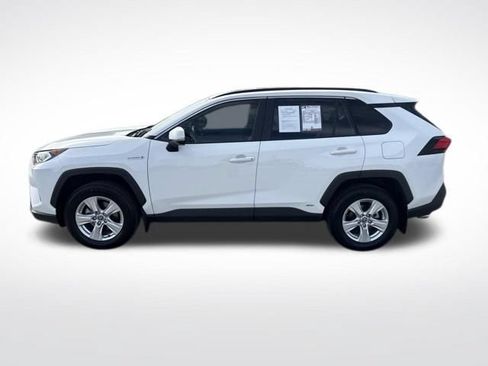 Used 2021 Toyota RAV4 XLE w/ Convenience Package AWD/4WD image 2
