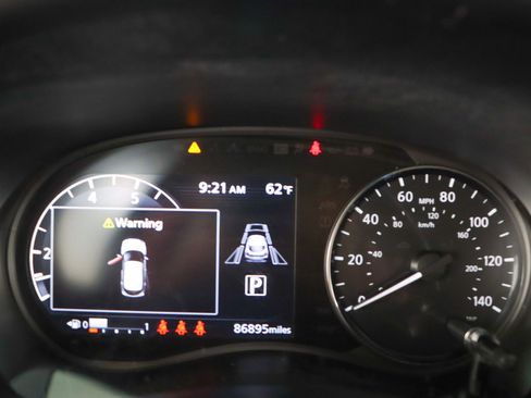 Used 2021 Nissan Kicks SR image 15