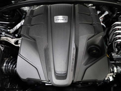 Used 2026 Porsche Macan S AWD/4WD image 42