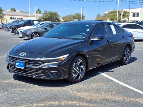 Certified 2025 Hyundai Elantra Sport image 3