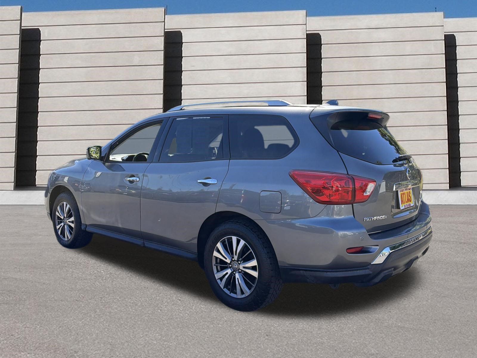 Used 2019 Nissan Pathfinder SL AWD/4WD image 6