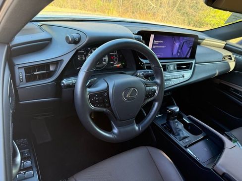 Certified 2023 Lexus ES 350 w/ Premium Package image 3