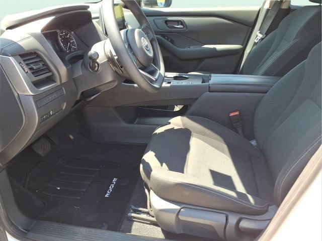 Used 2024 Nissan Rogue S FWD image 19