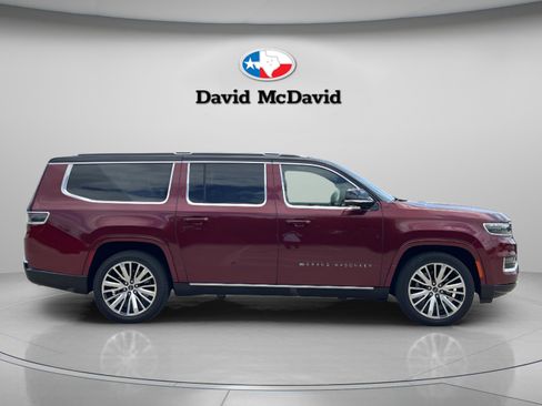 Used 2024 Jeep Grand Wagoneer L Series III AWD/4WD image 9