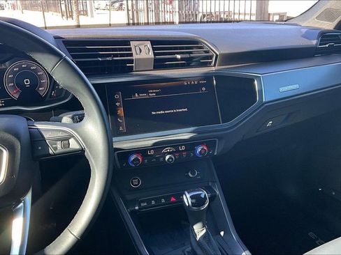 Used 2023 Audi Q3 2.0T Premium Plus image 8