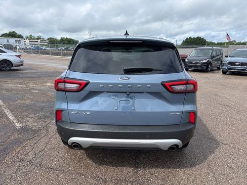 Used 2023 Ford Escape Active w/ Tech Pack #2 AWD/4WD image 6