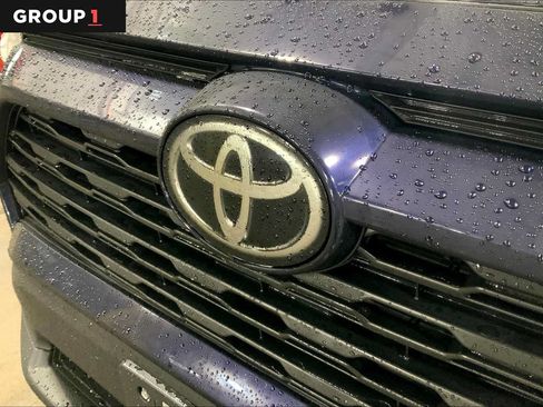 Used 2021 Toyota RAV4 XLE w/ Convenience Package AWD/4WD image 30