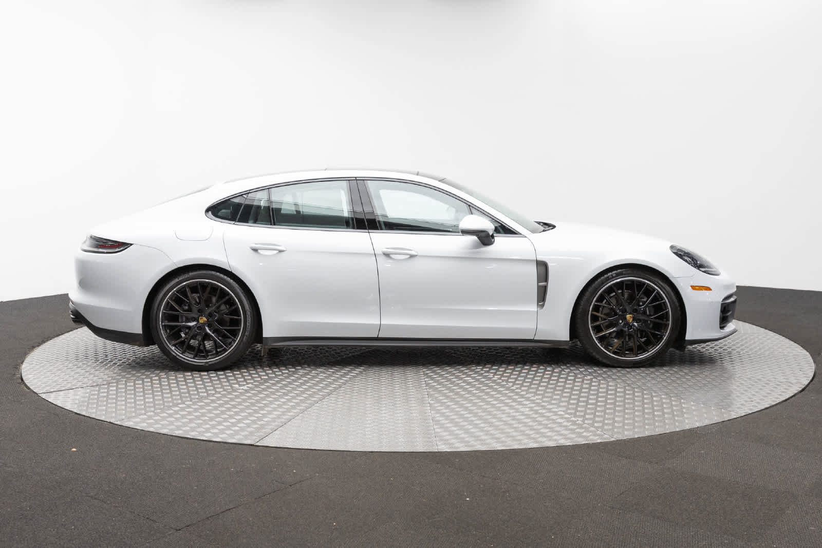 Used 2023 Porsche Panamera 4 Platinum Edition w/ Assistance Package AWD/4WD image 64