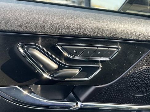 Used 2023 Lincoln Corsair Standard w/ Equipment Group 101A image 28