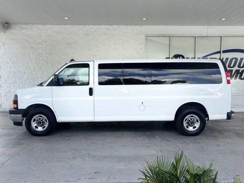 Used 2018 GMC Savana 3500 LT w/ LT Preferred Equipment Group image 5