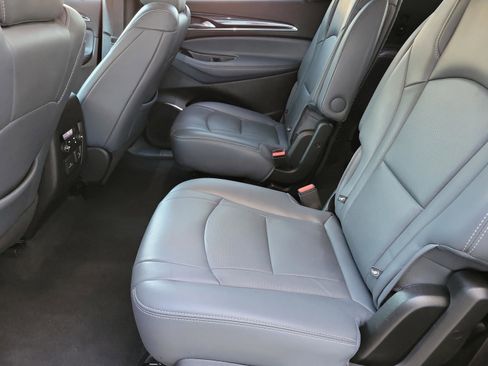 Used 2024 Buick Enclave Premium image 20