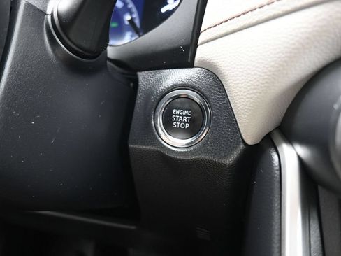 Used 2019 Toyota RAV4 Limited w/ Carpet Mat Package AWD/4WD image 22