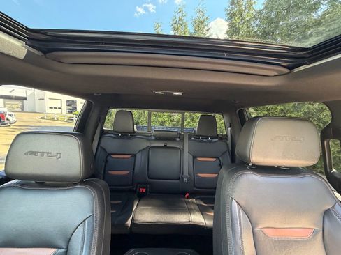 Used 2022 GMC Sierra 2500 AT4 w/ AT4 Premium Plus Package AWD/4WD image 3