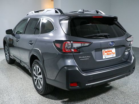 Used 2023 Subaru Outback Premium AWD/4WD image 9