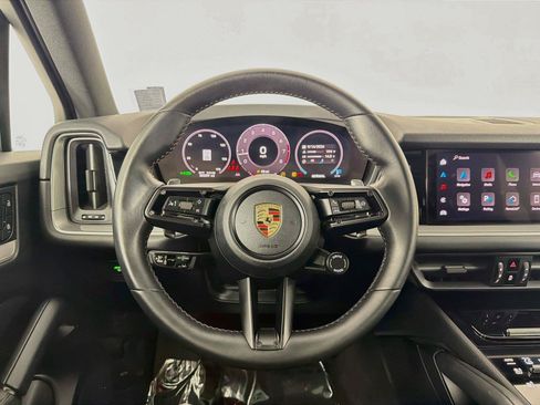 Used 2024 Porsche Cayenne AWD/4WD image 13