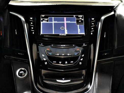 Used 2016 Cadillac Escalade Platinum AWD/4WD image 18