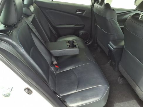 Certified 2016 Toyota Prius Three Touring FWD image 33