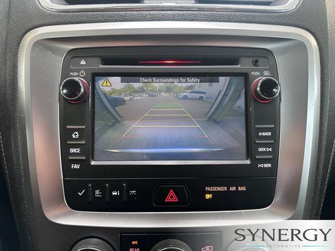 Used 2015 GMC Acadia SLE FWD image 12
