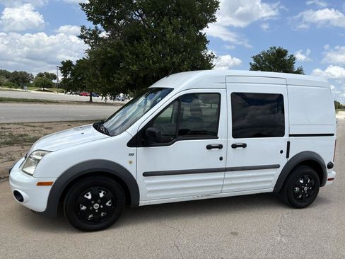 Used 2010 Ford Transit Connect XLT FWD image 2