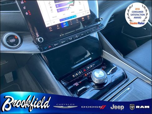 Used 2024 Jeep Wagoneer Series III image 27