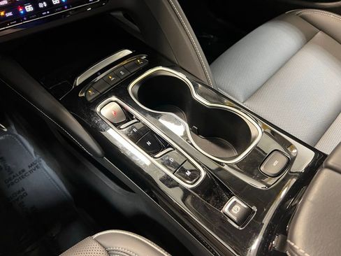 Used 2022 Buick Envision Essence w/ Safety Package FWD image 24