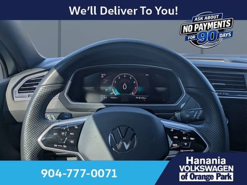 Certified 2024 Volkswagen Tiguan SE R-Line FWD image 31