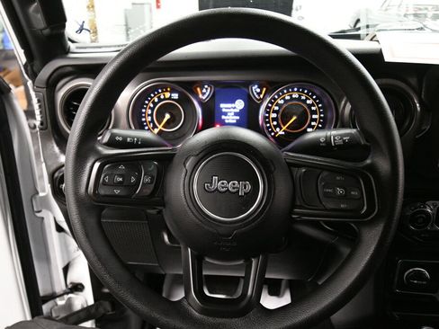 Used 2022 Jeep Wrangler Sport AWD/4WD image 12