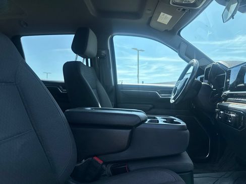 Used 2023 Chevrolet Silverado 1500 LT AWD/4WD image 25