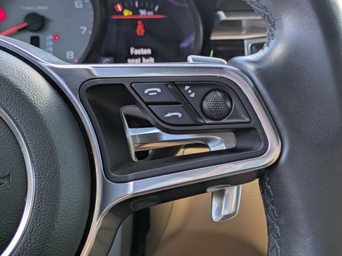 Used 2018 Porsche Macan S image 26