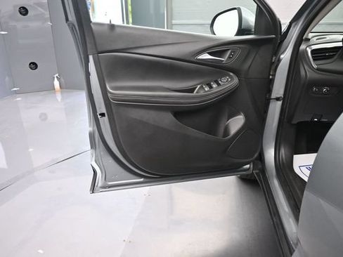 Used 2025 Buick Encore GX Preferred AWD/4WD image 10