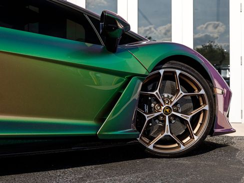 Used 2024 Lamborghini Revuelto AWD/4WD image 39