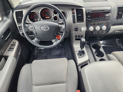 Used 2013 Toyota Tundra 4x4 CrewMax w/ Tow Pkg image 9