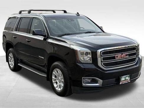Used 2017 GMC Yukon SLT image 3